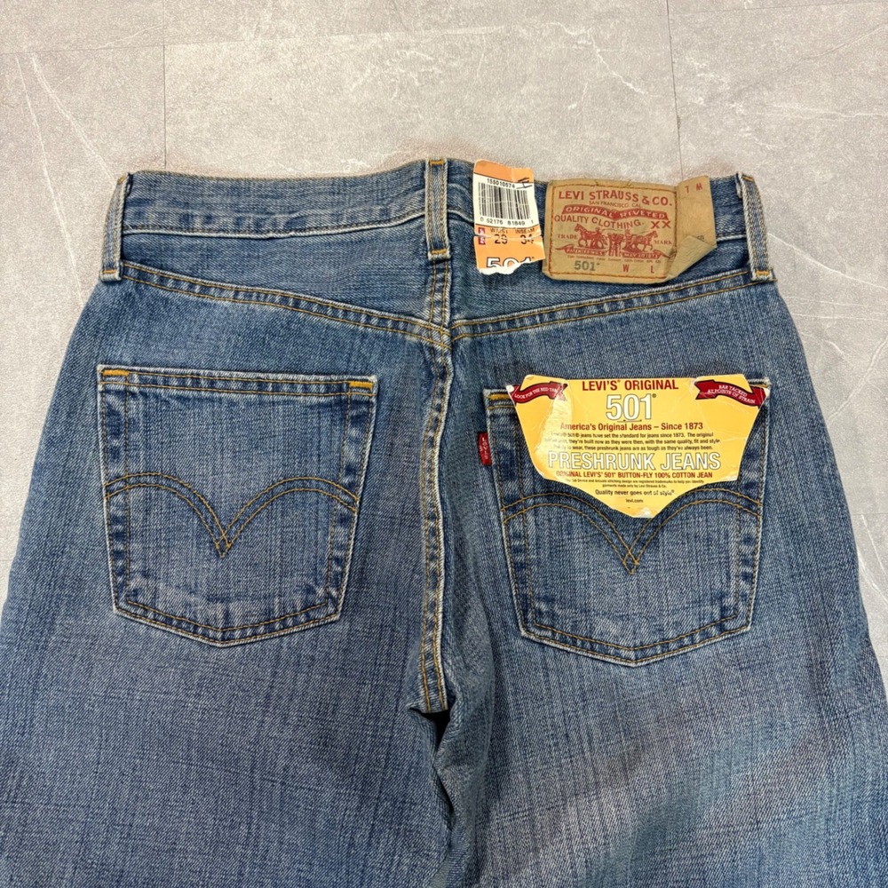 Levis 501 Original Fit Jeans Mens 29x34 Medium Wash Blue Button Fly 100% Cotton
